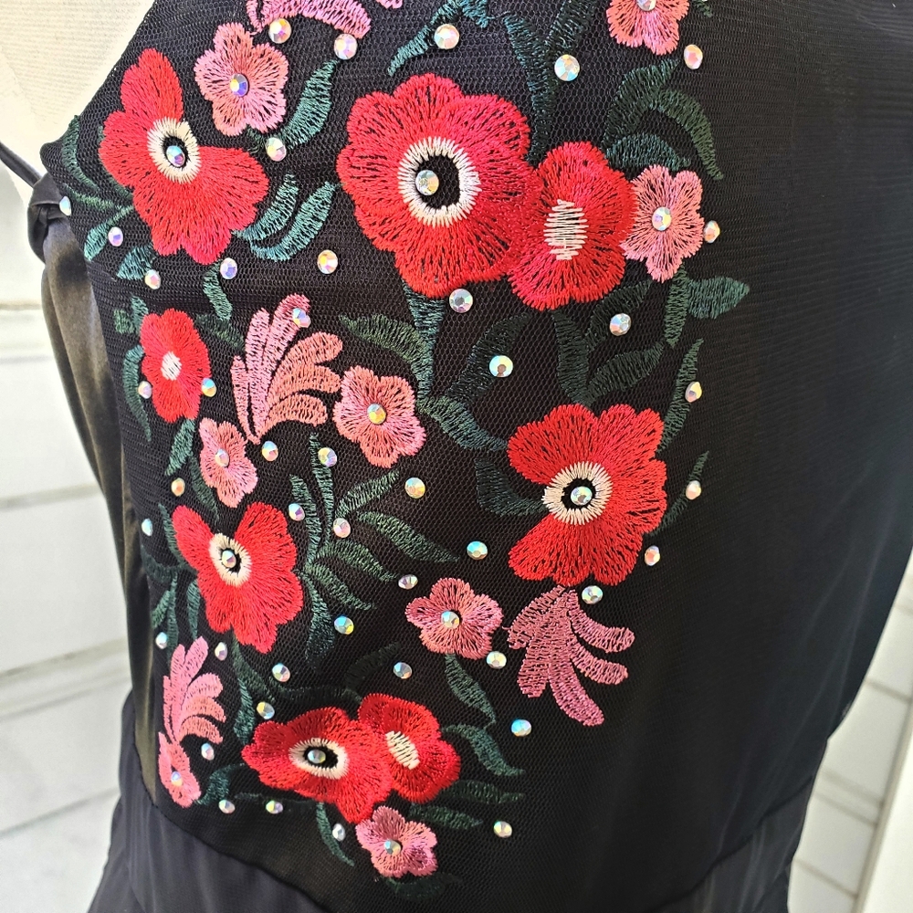 Macy's CRYSTAL DOLL Embroidered Roses Black Romper Maxi Dress Juniors 5 S - Picture 7 of 8